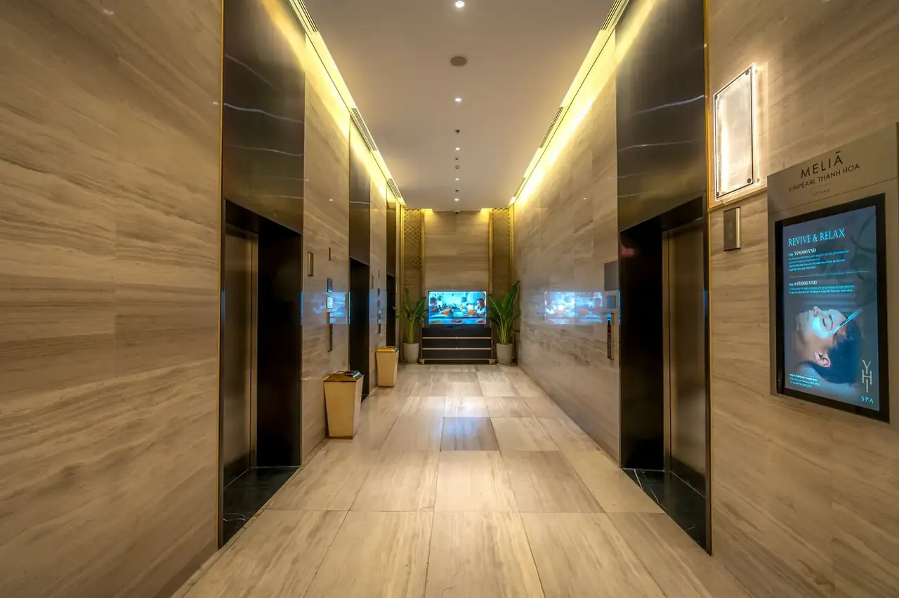 Orvelique Hotel Stay interior corridor